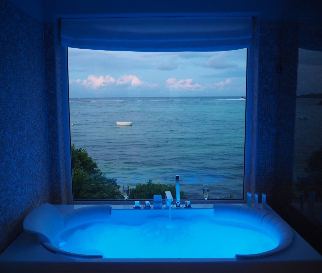 The Admiral Suite Le Guanahani hot tub