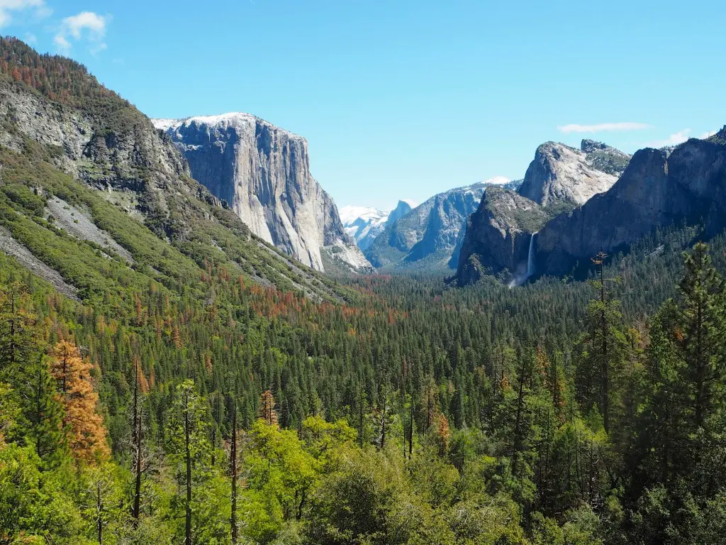 Yosemite-National-Park-hiking