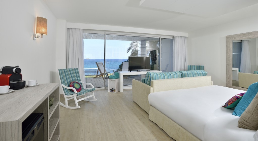 SolBeachHouse Ibiza suite bedroom