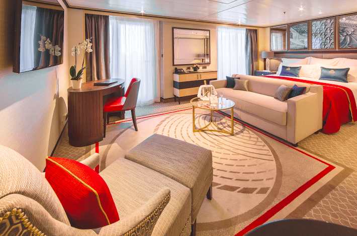 queens suite QM2 style traveller