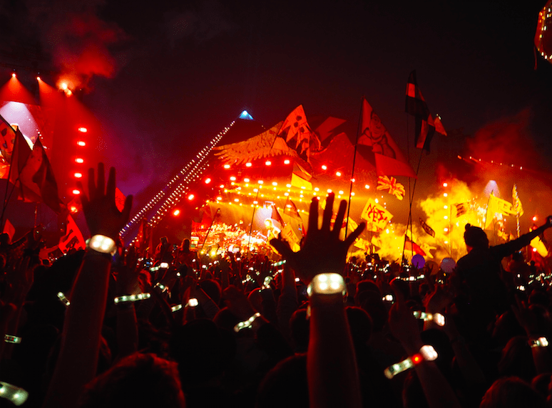 Glastonbury 2016 coldplay style Traveller