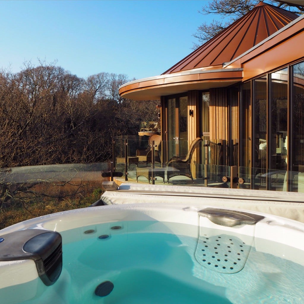 Chewton-Glen-hot-tub