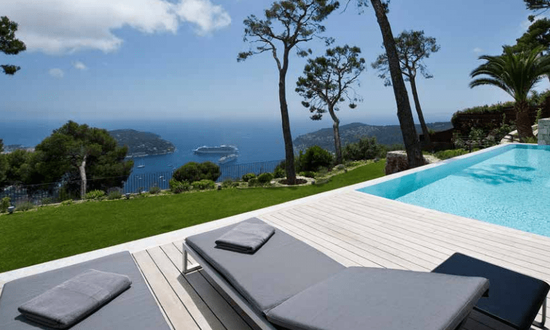 the pool cote d'azur views and sea views