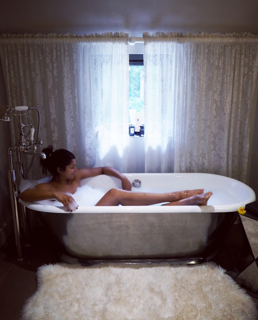 Style-traveller-roll-top-bath-tub