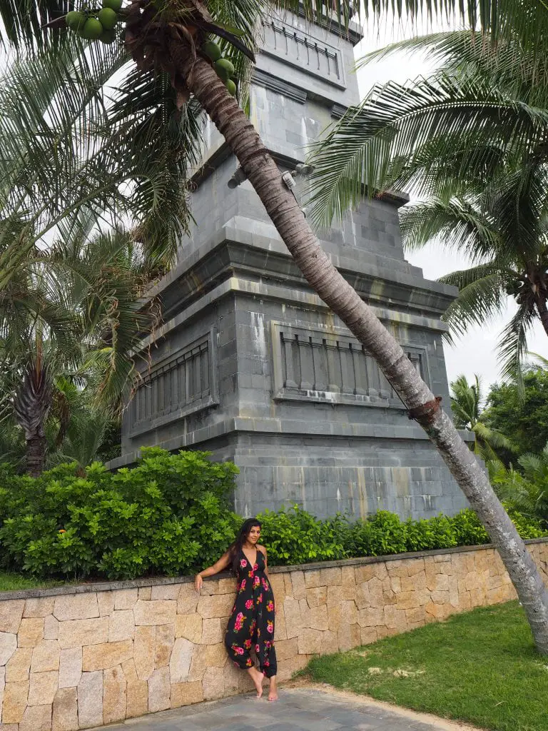 Bonnie Rakhit style traveller Raffles Hainan luxury hotel fashion