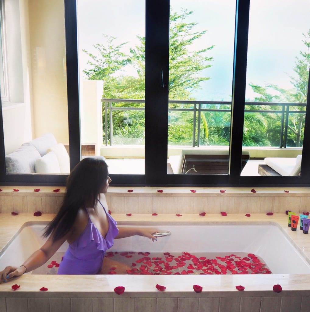 Bonnie Rakhit style traveller Raffles Hainan luxury hotel china rose bath