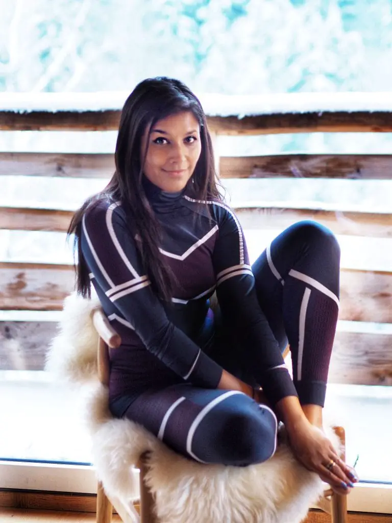 Bonnie Rakhit the style traveller ski hot tub in Morzine The white valley company what to wear on a ski trip - sweaty betty base layers