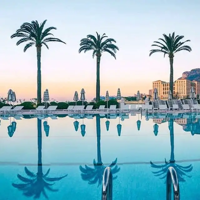 The-style-traveller-monte-carlo-bay-hotels-in-monaco-insta-places-swimming-pool
