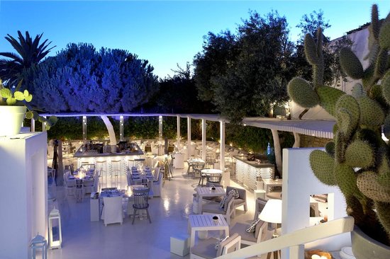 interni mykonos restaurant chic trendy places to eat