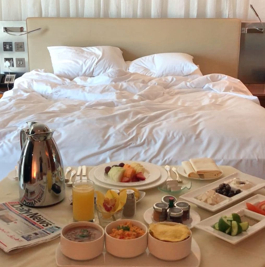 Bonnie Rakhit ritz carlton bahrain bedrooms breakfast in bed luxury hotelsBonnie Rakhit ritz carlton bahrain bedrooms breakfast in bed luxury hotels