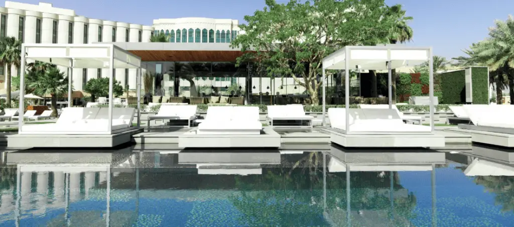 where to stay in Luxury Bahrain ritz Carlton hotel