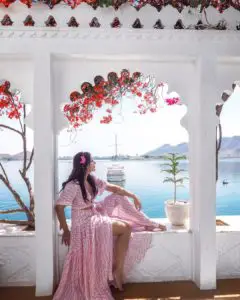 bonnie rakhit style traveller at taj lake palace hotel udaipur india