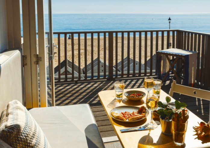 Bournemouth beach lodges outdoot breakfast with seaview