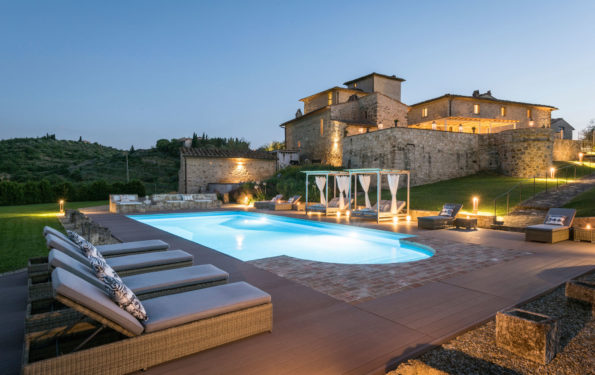 dimora-di-vitigliano-luxury-large-villa-vacation-tuscany-swimming pool acular & Unique Villa Rentals in Italy