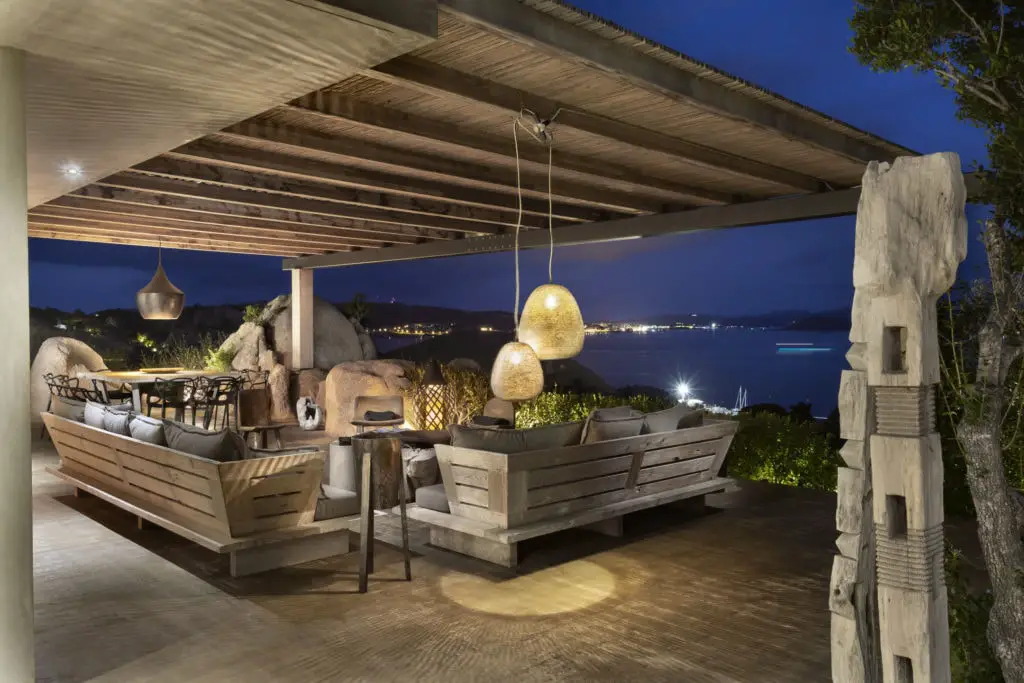 luxury-vacation-rentals-smeralda-coast-sardinia-outdoor dining room