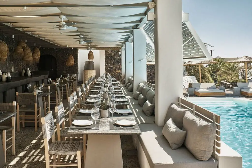 pergola restaurant vedema luxury hotel santorini greece