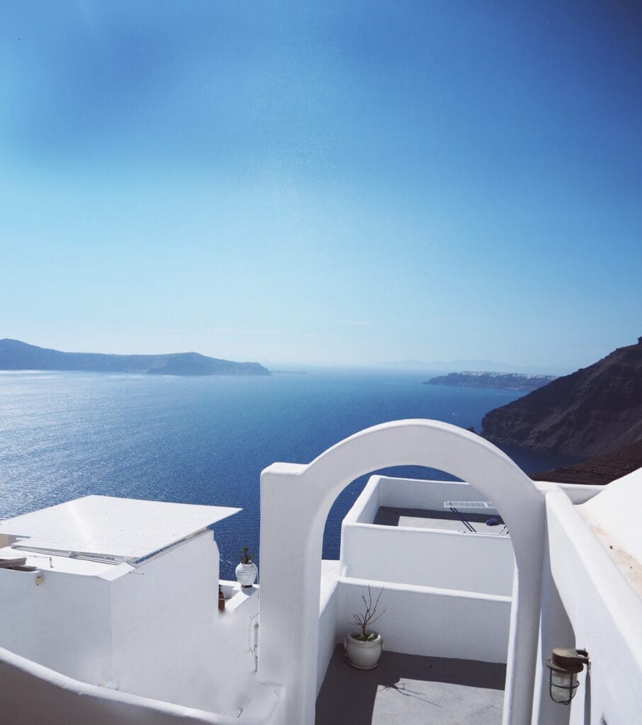 Renting a luxury villa in Santorini, Greece