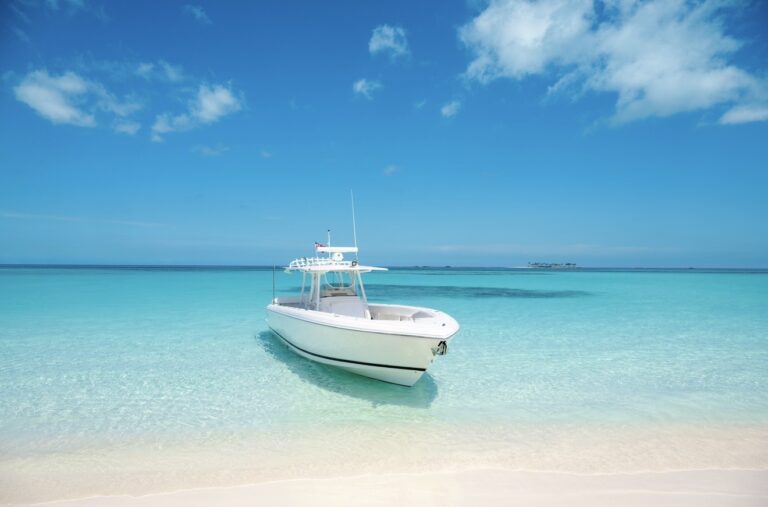 Ainsley’s Taste of The Bahamas The Ultimate Winter Escape on ITV 2 beaches